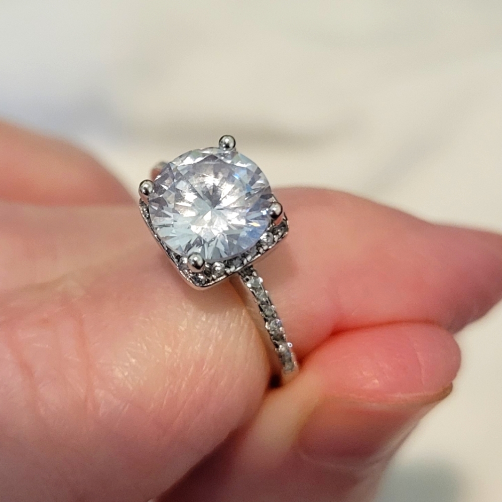 Sterling silver 2ct brilliant cz Engagement ring
